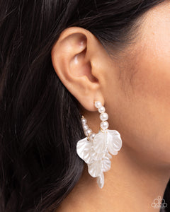Frilly Feature- Gold
