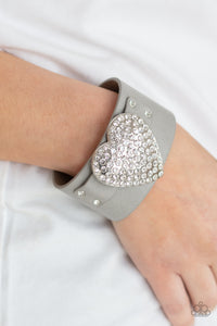Flauntable Flirt- Silver